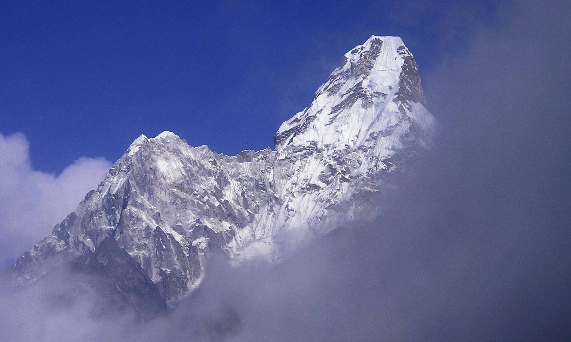 What is the best time to do the Mount Ama Dablam Expedition?