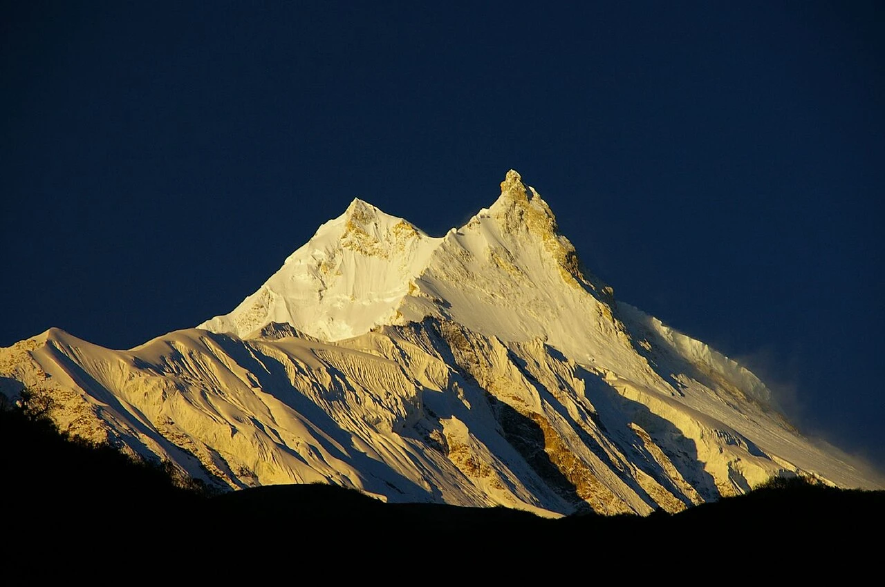Manaslu peak expeditions